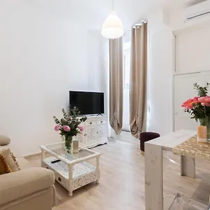 https://lilly-house.it-romehotels.com